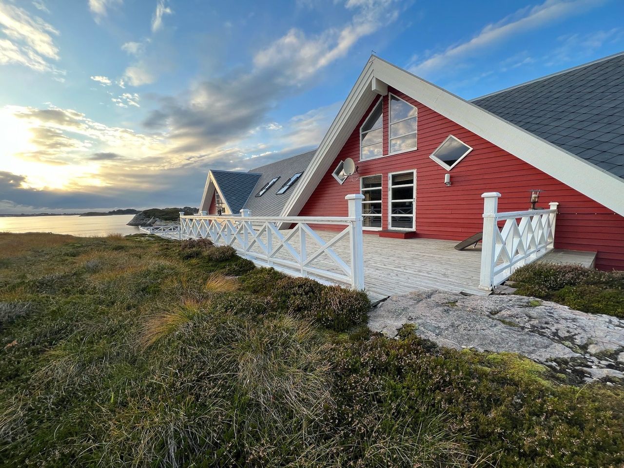 Veien innover mot Ekkilsøy på Averøy